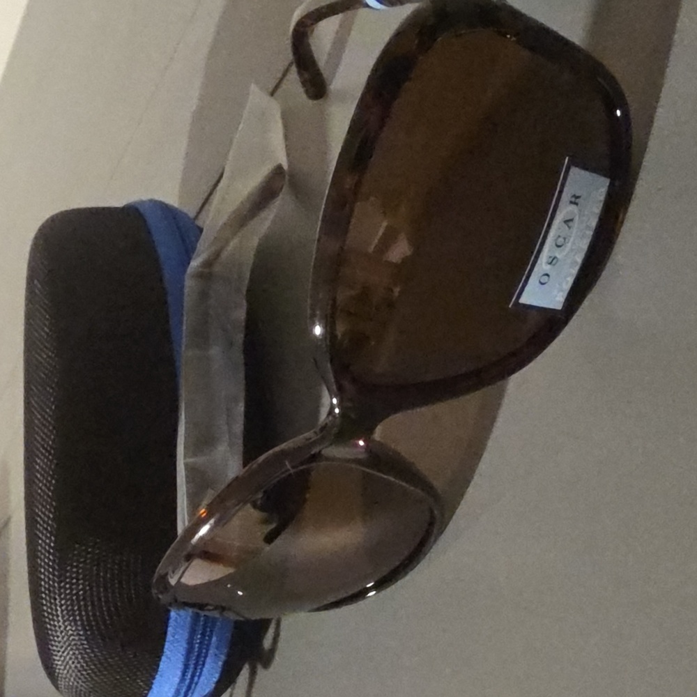 OSCAR by OSCAR DE LA RENTA NWT Tortoise Polarized Sunglasses - Picture 2 of 13